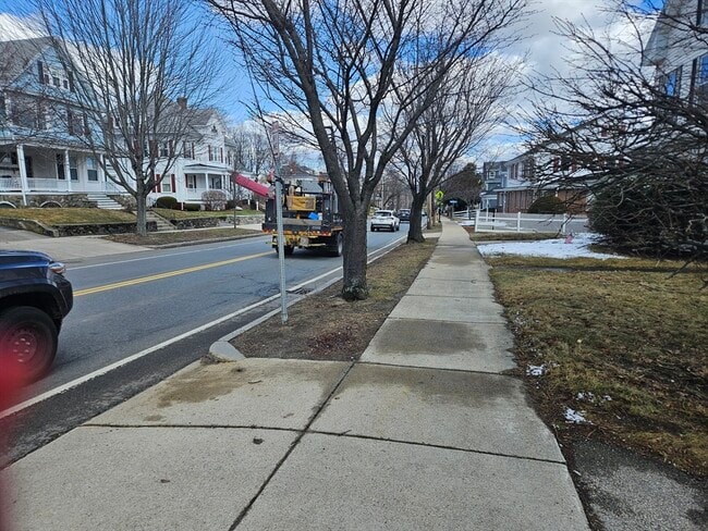 Building Photo - 110 W Main St