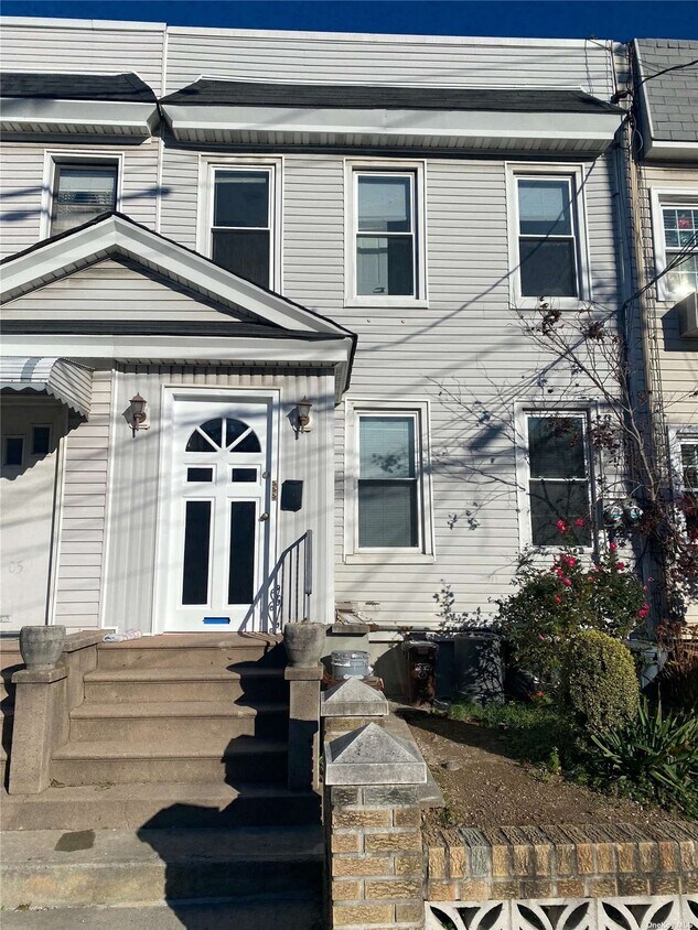 66076674 74th St Unit 2, Queens, NY 11379 Room for Rent in Queens