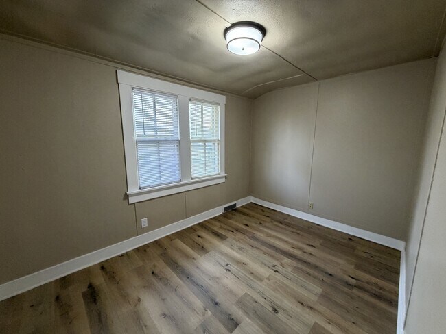 Foto del edificio - 708 N 10th St