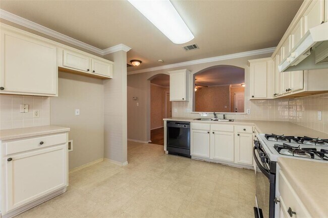 Building Photo - 2051 Buckley Ln