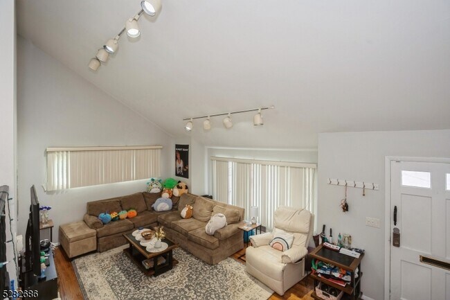 Foto del edificio - 106 Parsippany Rd