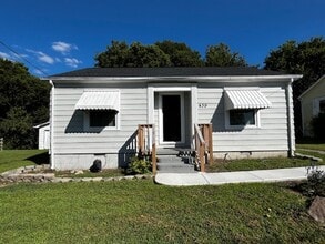 Building Photo - 439 Crest Dr SW