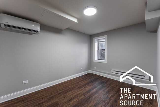 Foto del edificio - 5736 N Winthrop Ave