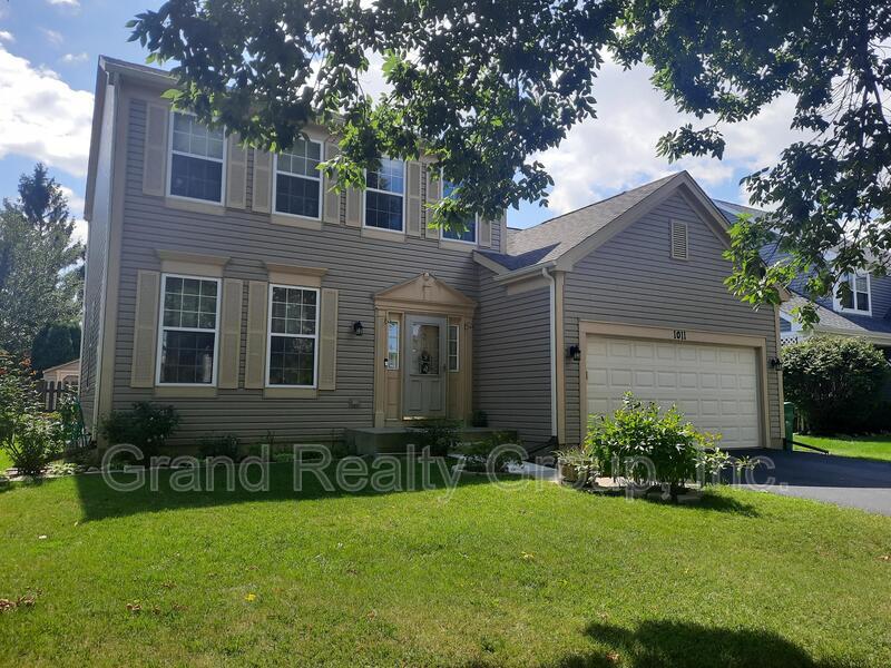 1011 Cambridge Dr, Grayslake, IL 60030 House Rental in Grayslake, IL