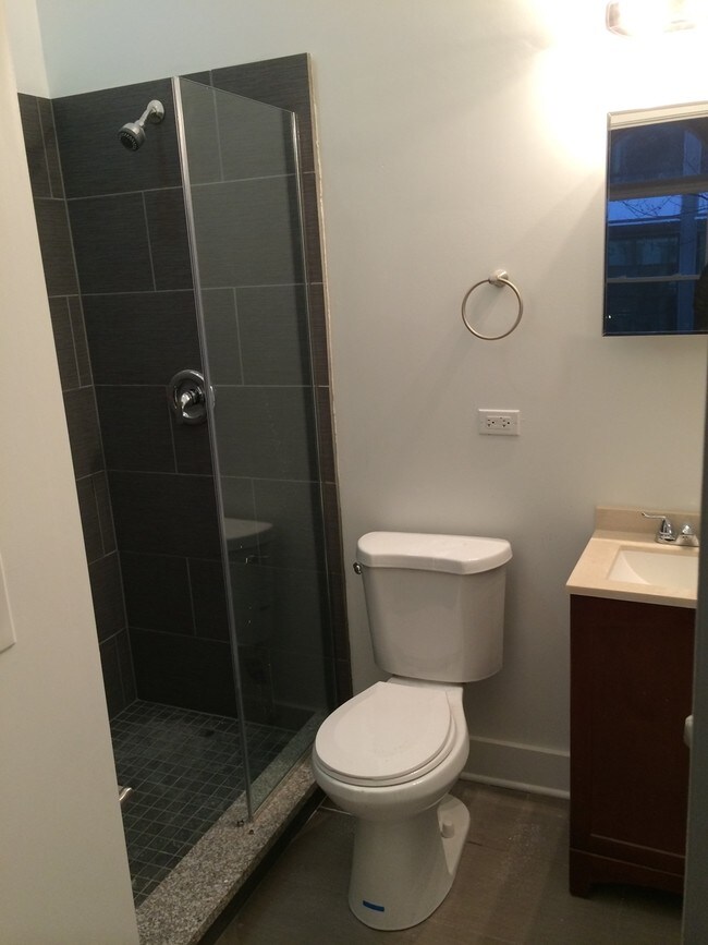 Bathroon - 423 W Saint James Pl