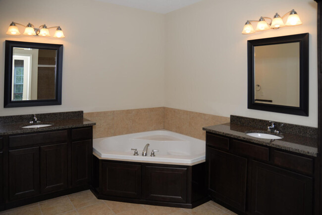 Master Bathroom - 2407 Boulder Springs Dr