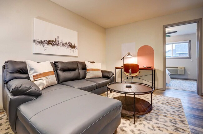 Building Photo - 407 S 94th Pl