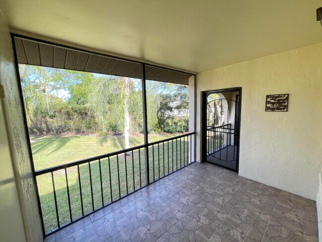 Foto del edificio - 306 Knotty Pine Cir