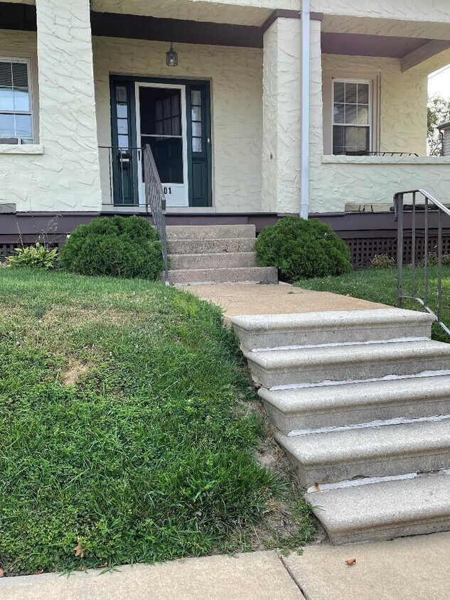 Front entrance - 1001 W 28th St