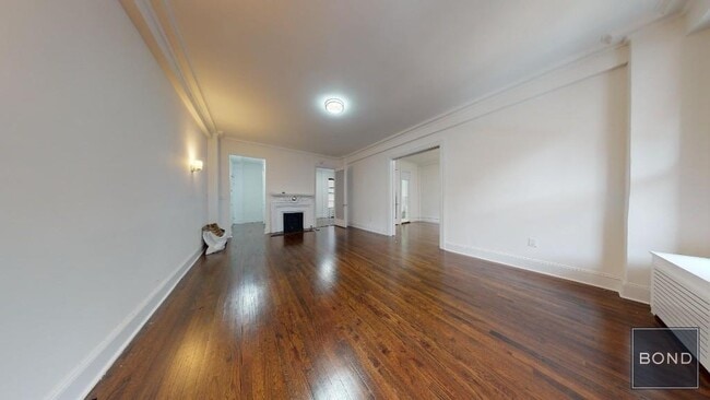 Building Photo - 166 W 72nd St