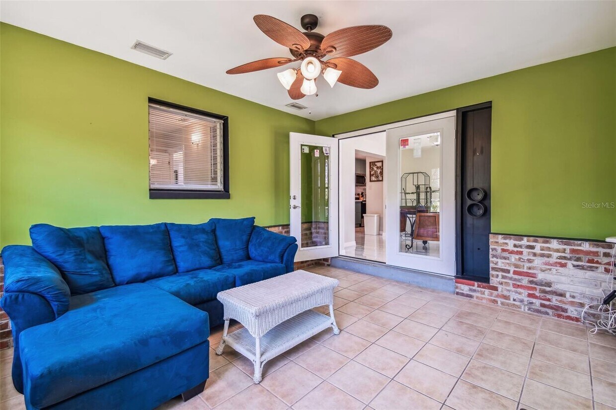 Foto principal - 419 Country Club Dr