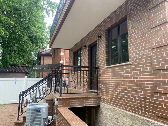 Building Photo - 43-58-58 Utopia Pkwy