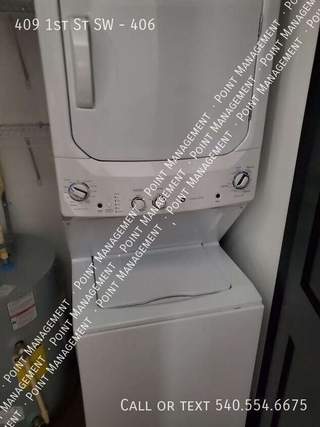 Building Photo - Great Space for this 1 Bedroom downtown!