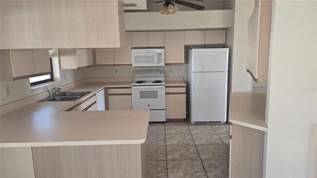 Foto del edificio - 380 S Quincy Rd