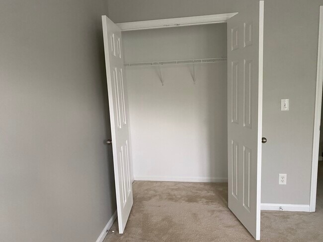 Building Photo - 8207 Bridgegate Dr