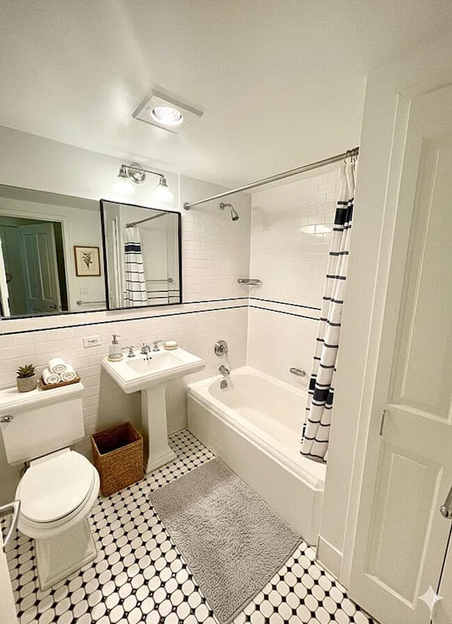 Foto del edificio - 241 W 43th St