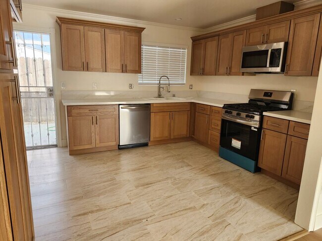 Foto del edificio - 7752 Newman Ave