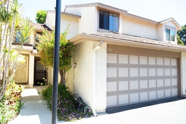 Building Photo - 215 Blackfoot Ln