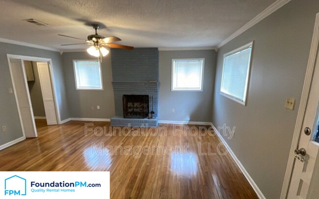 Building Photo - 1490 Joanne St