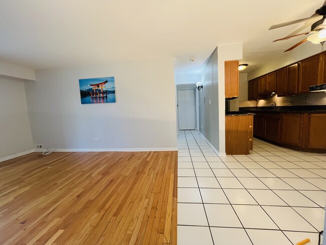 Building Photo - 1511 N Windsor Dr