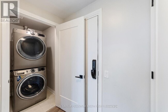 Photo du bâtiment - 95 Dundas St W