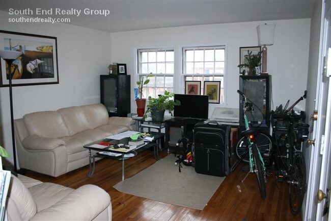 Foto del edificio - 932 Massachusetts Ave