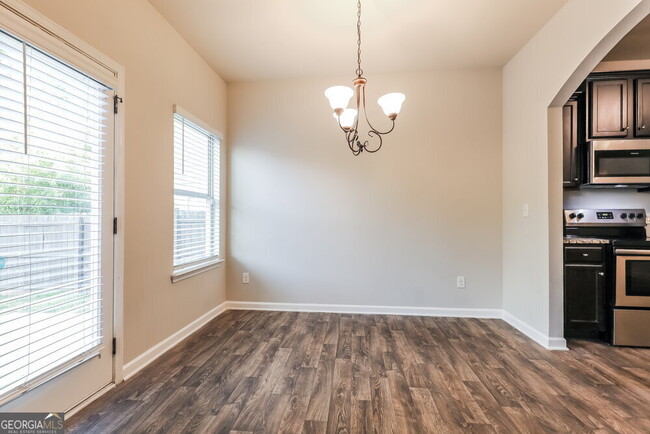 Building Photo - 285 Magnaview Dr