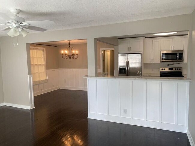 Photo - Charming 3 Bed/2 Bath Home in Murray Hill!