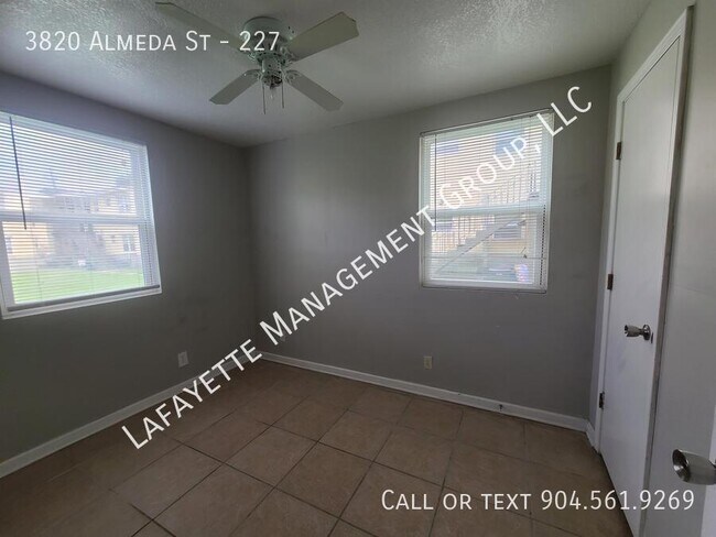Foto del edificio - 3820 Almeda St