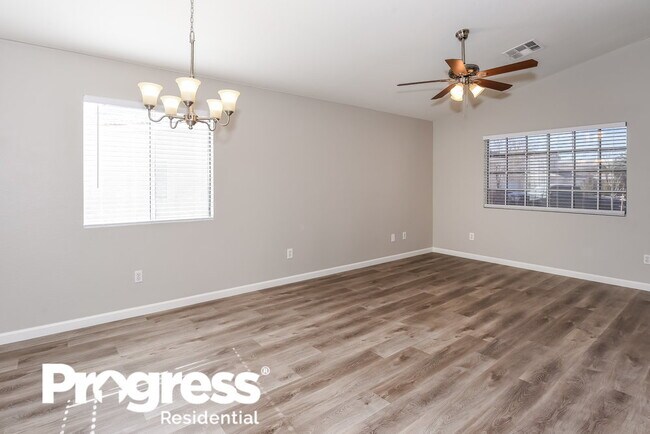 Building Photo - 3628 Quaker Lake St