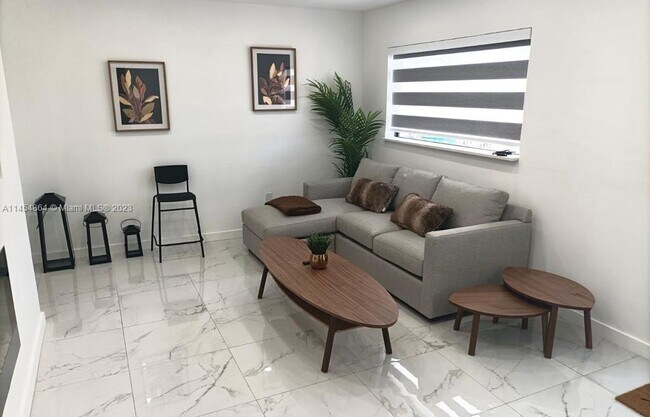 Foto del edificio - 1220 NW 37th Ave