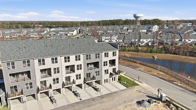 Foto del edificio - 6913 Cosby Vlg Ter