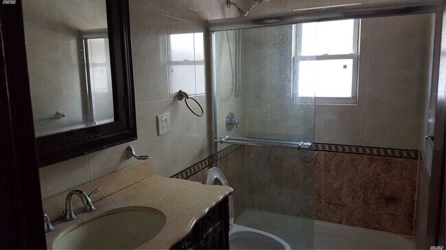 Foto del edificio - 71-21 171st St