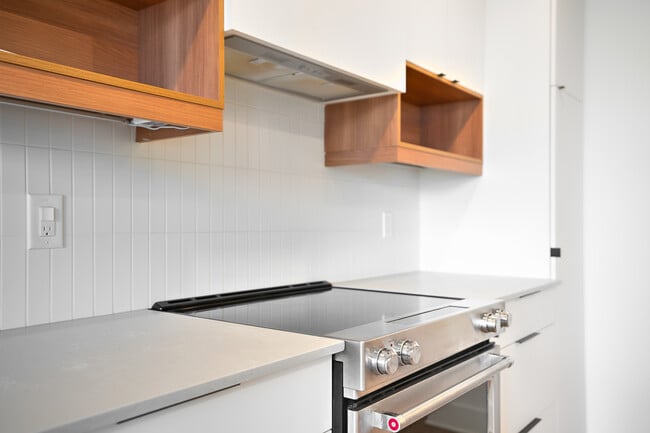 Building Photo - 5555 Rue Saint-Urbain
