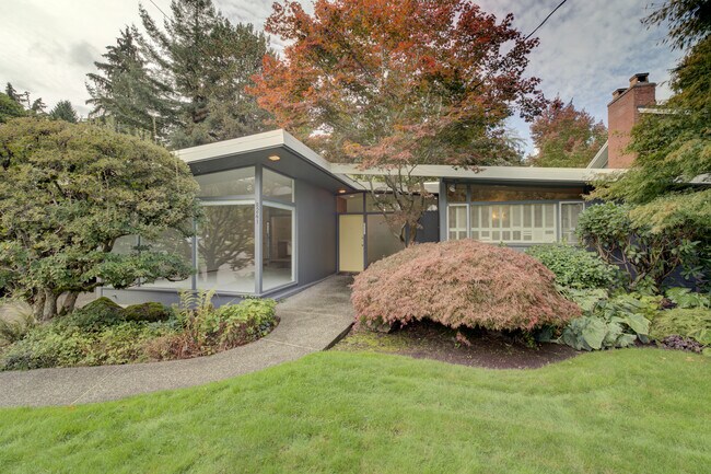 Building Photo - 8241 45th Ave NE