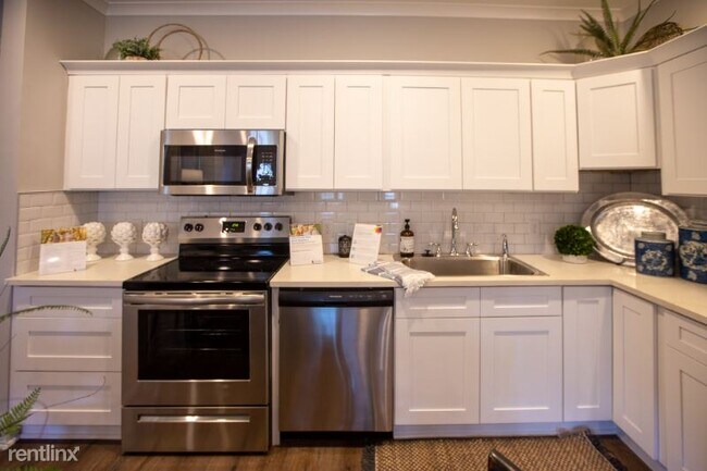 Building Photo - 2 br, 2 bath Townhome - 1600 Bethany Rd