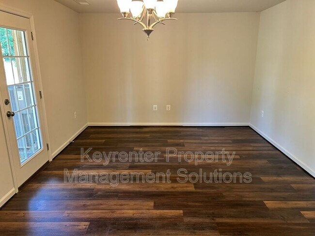 Foto del edificio - 213 Willowshire Ct