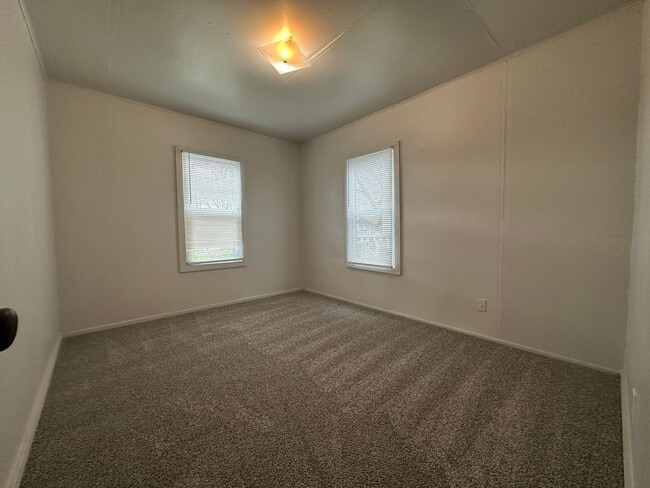 Building Photo - 2bed, 1bath 1,000sq.ft. home in Caldwell