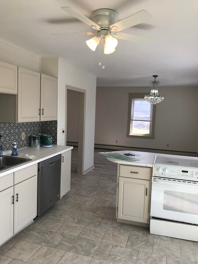 Foto del edificio - 45 Tiogue Ave