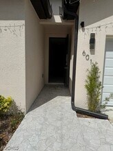 Building Photo - 6013 Acorn Cir