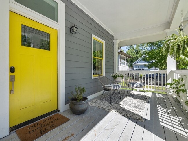 Foto del edificio - 381 Lawton St SW