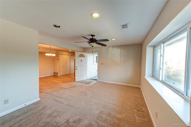 Foto del edificio - 213 Storm Dr