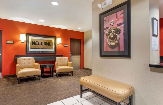 Foto del edificio - Furnished Studio-Bloomington - Normal