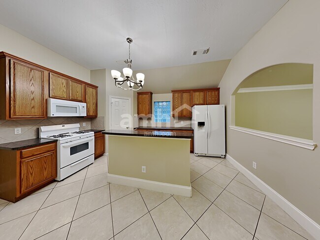 Foto del edificio - 15831 Collinsville Dr