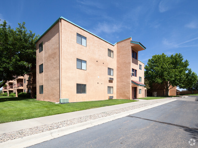 Exterior - Sandia Vista Senior Living