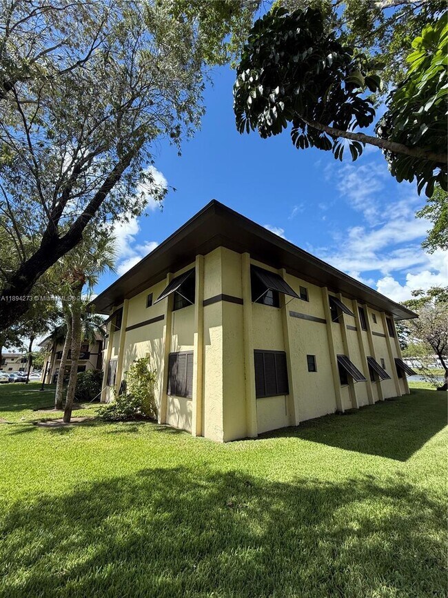 Foto del edificio - 7925 SW 86th St