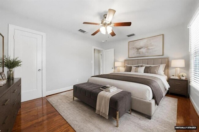Foto del edificio - 9504 N Creek Dr