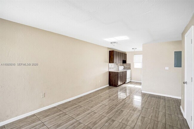 Foto del edificio - 5842 NW 12th Ave