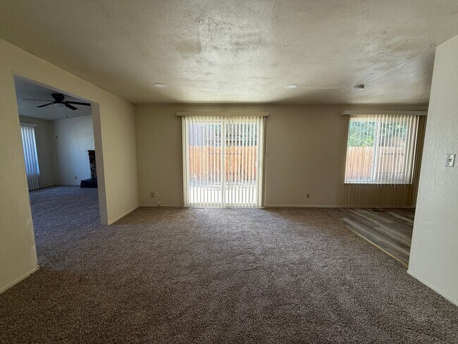 Foto del edificio - Adorable single story home in Sparks