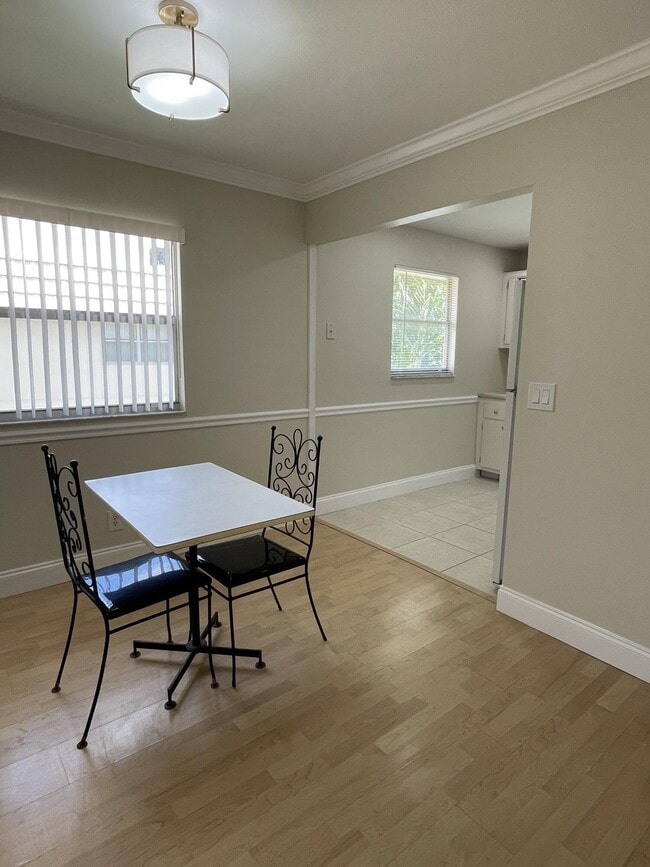 Foto del edificio - 472 Saxony Way